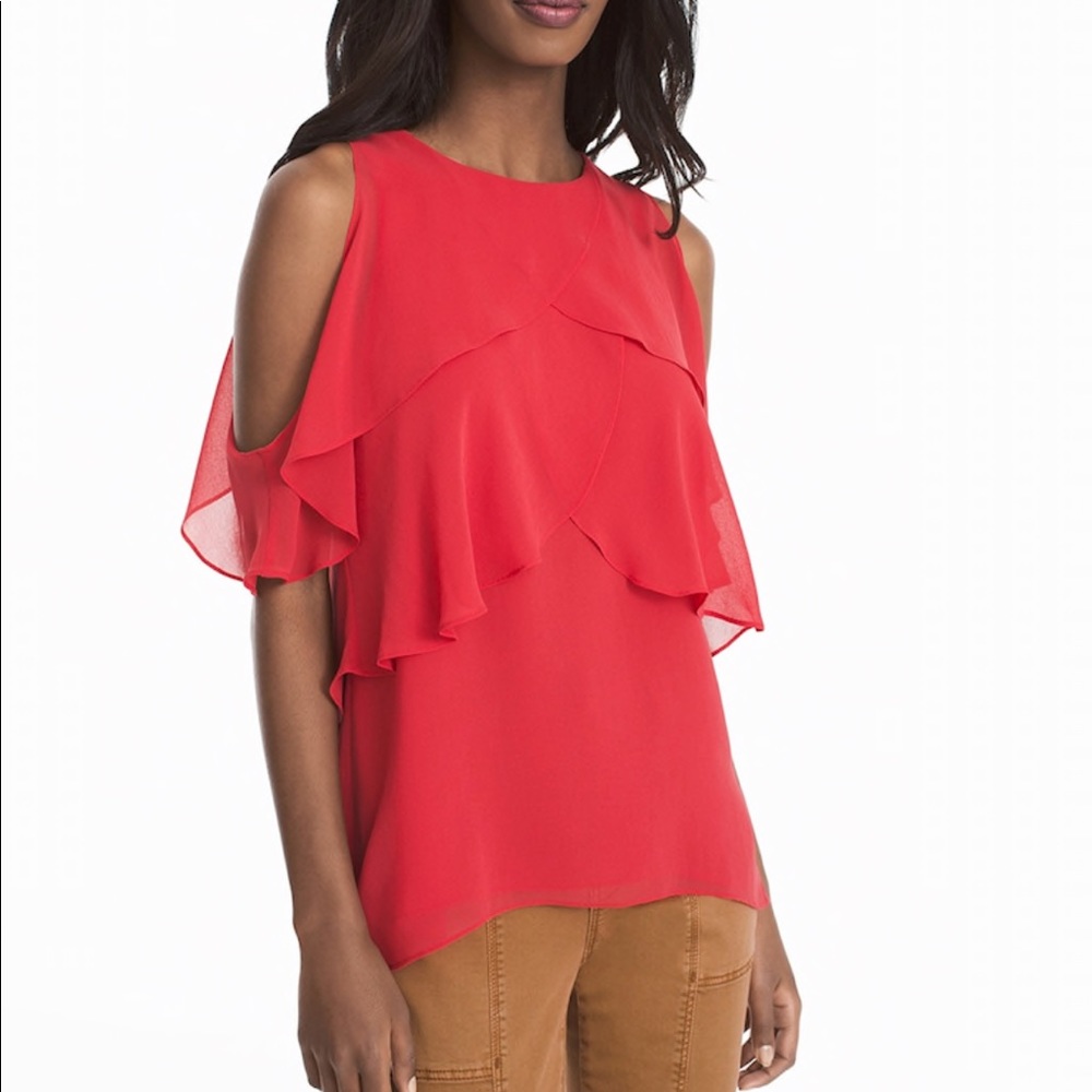 Cold shoulder red-shell top
